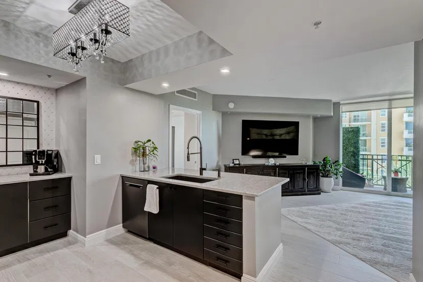 Sold Oct 2022 · 403 S Sapodilla Avenue 503, West Palm Beach