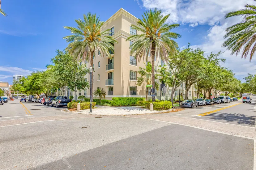 Courtyards in Cityplace Unit 112